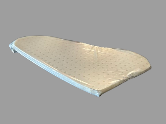 Coussin protecteur de membres inférieurs recouvert de pellicule polyuréthane